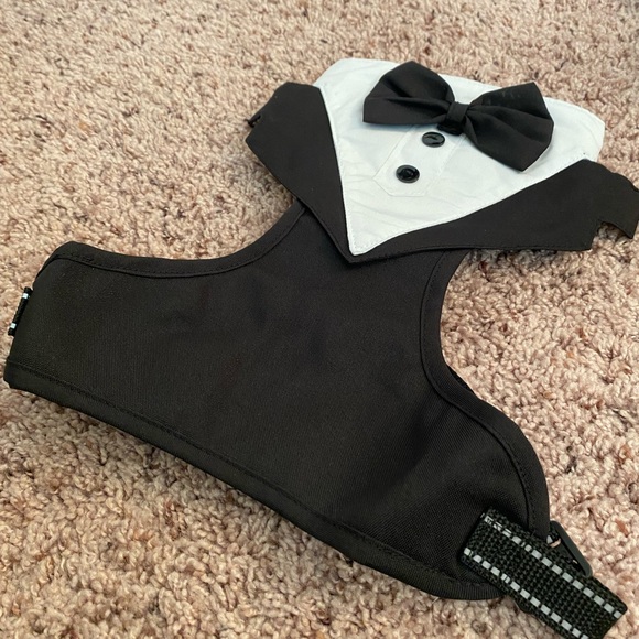 NWT! Dog tuxedo harness - Picture 5 of 12